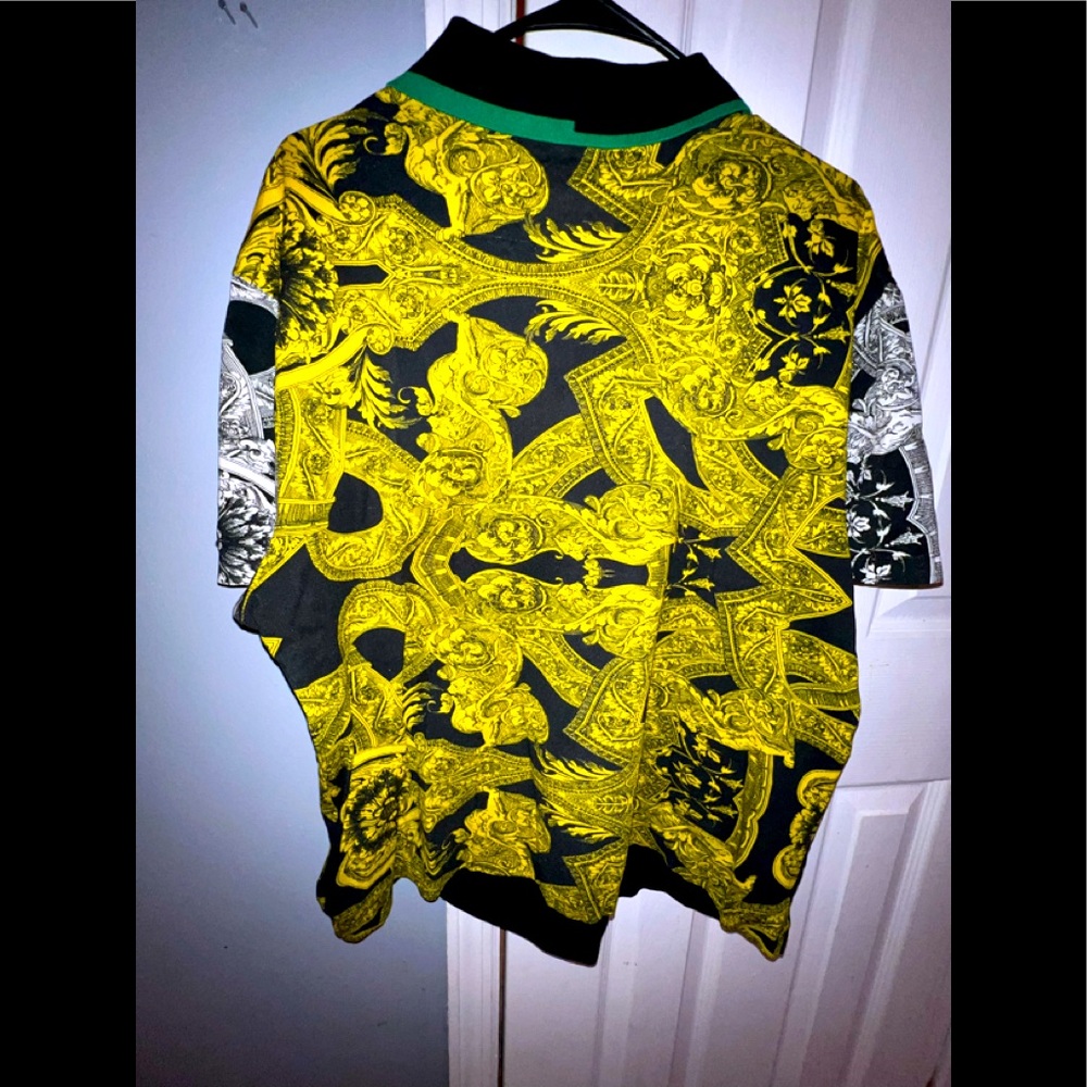 Versace polo shirt (xxl) fits like a XL worn 3 times